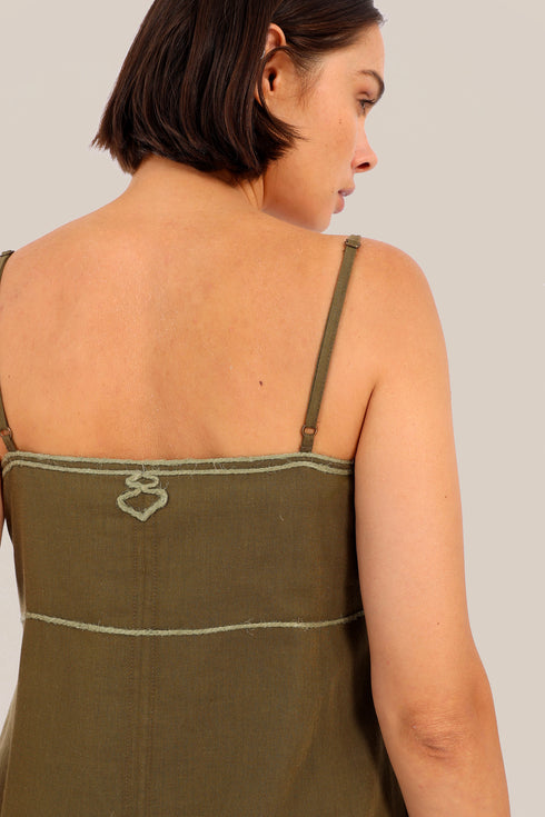 Embroidered long sleeveless dress with pockets