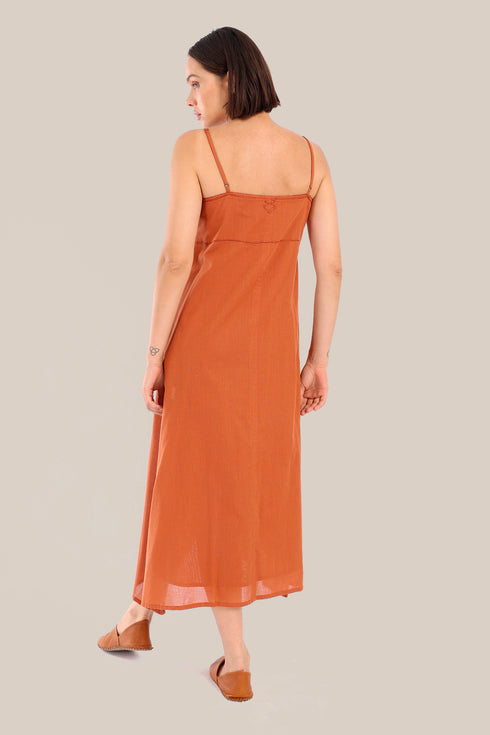 Embroidered long sleeveless dress with pockets