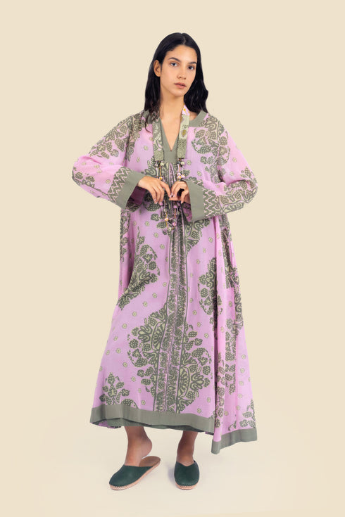 Long kaftan dress with round neckline with opening