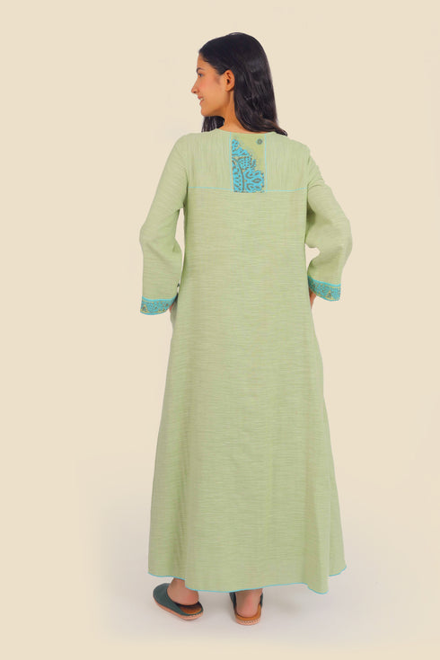 Dress in cotton with front buttons
