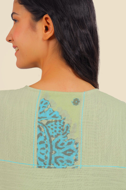 Dress in cotton with front buttons