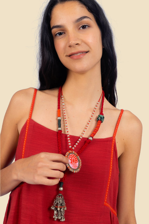 Sleeveless long dress in cotton with adjustable straps