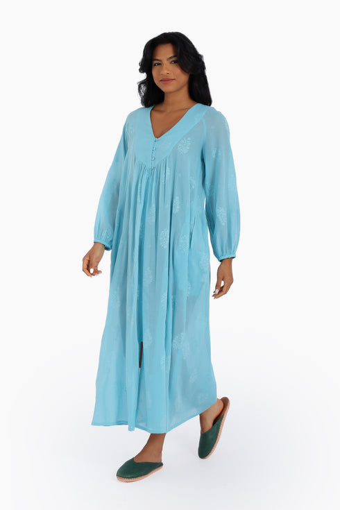 Long dress in printed cotton voile with pockets