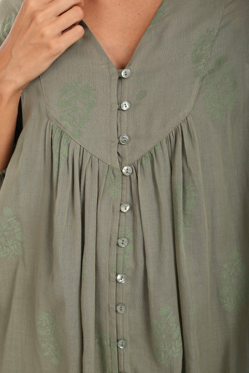 Long dress in printed cotton voile with pockets