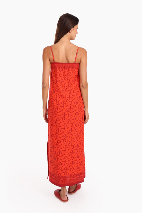 Long Sleeveless printed dress with thin adjustable straps and pockets