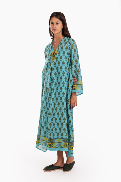 Long dress in printed cotton gauze with side pockets