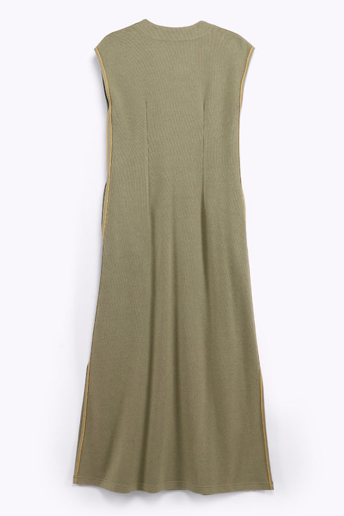 Long Sleeveless dress with side slits and pockets
