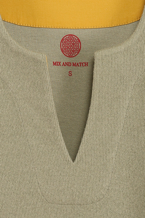 Long Sleeveless dress with side slits and pockets