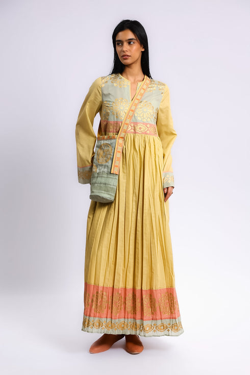 Cotton voile ruffle dress with golden print
