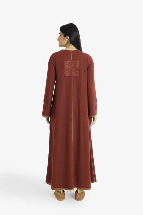 Reversible long-sleeve galabeya with V neckline