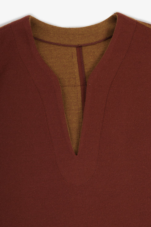 Reversible long-sleeve galabeya with V neckline