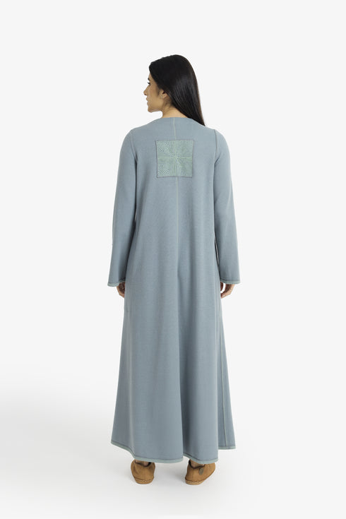 Reversible long-sleeve galabeya with V neckline