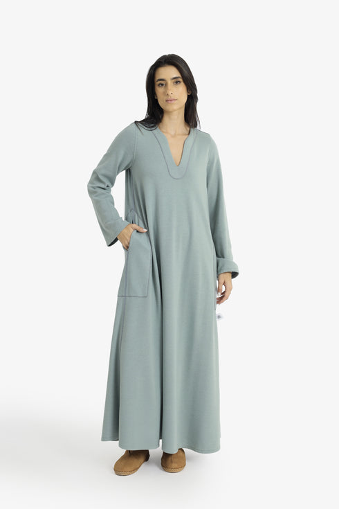 Reversible long-sleeve galabeya with V neckline