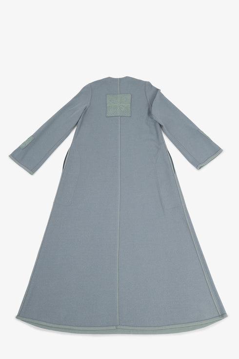Reversible long-sleeve galabeya with V neckline