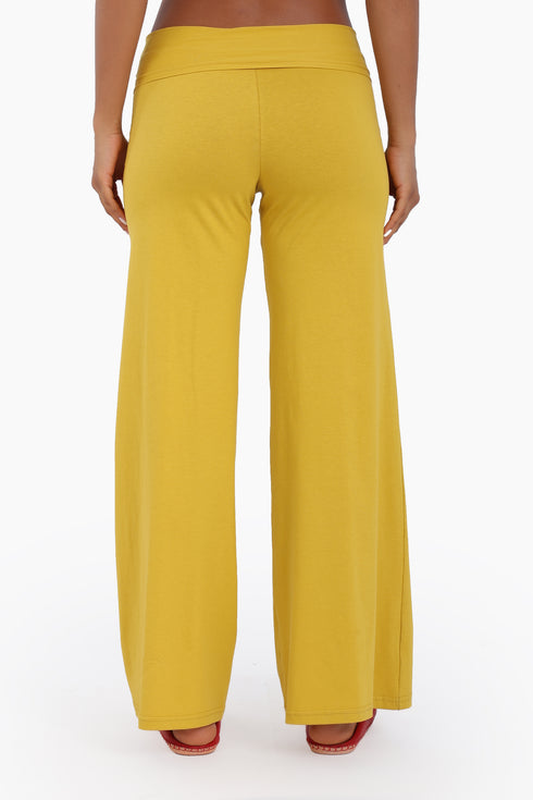 Pants in cotton jersey with wide leg at the bottom.