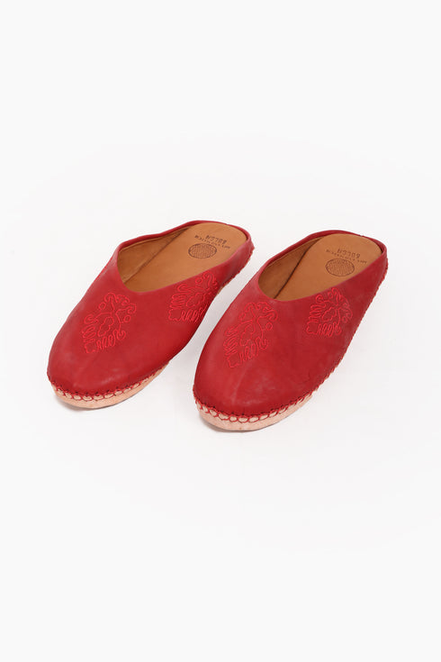 Embroidered bulga in genuine leather