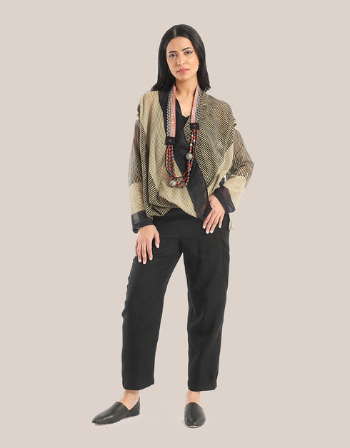 بلوزة ملفوفة ملفوفة مع ظهر أطول قليلاً من الأمام