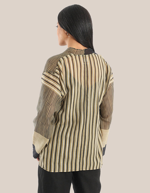 بلوزة ملفوفة ملفوفة مع ظهر أطول قليلاً من الأمام