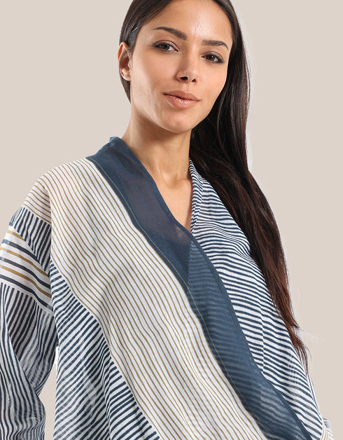 بلوزة ملفوفة ملفوفة مع ظهر أطول قليلاً من الأمام