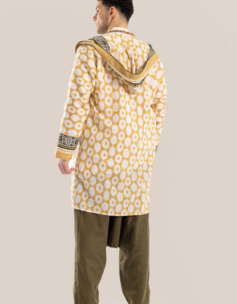 Hooded jacket with long sleeves