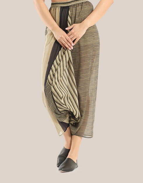 Harem pants with elastic waistband