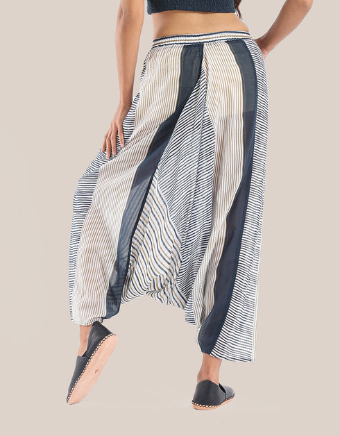 Harem pants with elastic waistband