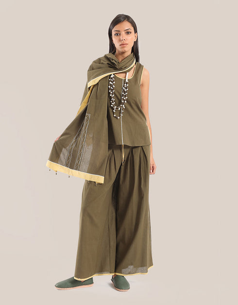 Wide leg pants with pleats on the front and back