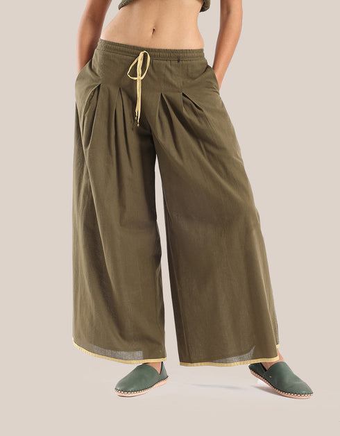 Wide leg pants with pleats on the front and back