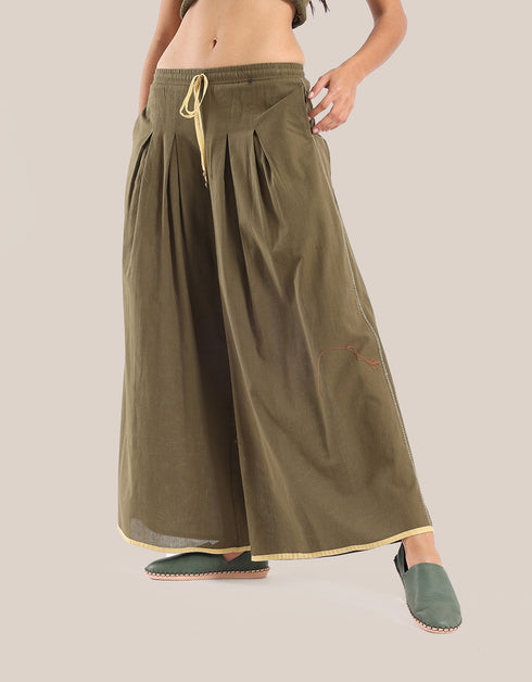 Wide leg pants with pleats on the front and back