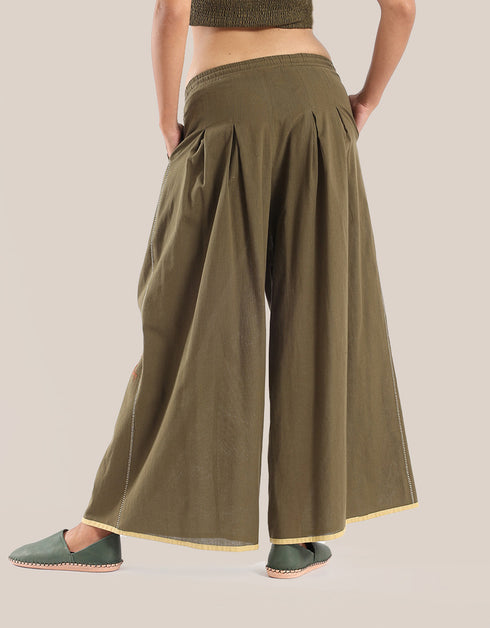 Wide leg pants with pleats on the front and back