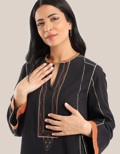 فستان طويل مع hemline غير المتماثلة