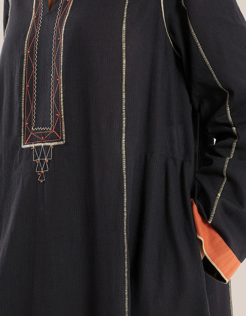 فستان طويل مع hemline غير المتماثلة
