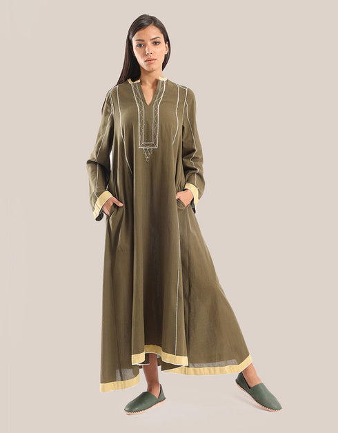 فستان طويل مع hemline غير المتماثلة