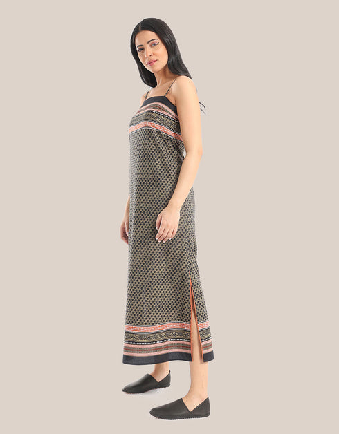 Long dress with thin adjustable straps