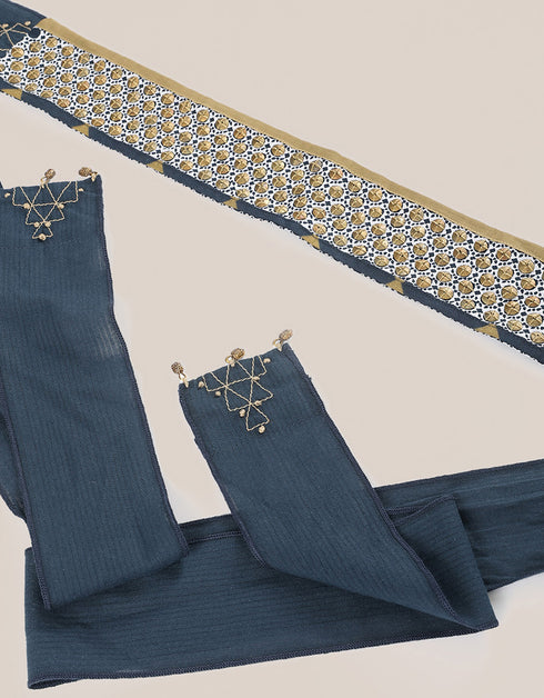 Belt with embroidered and metal accessories