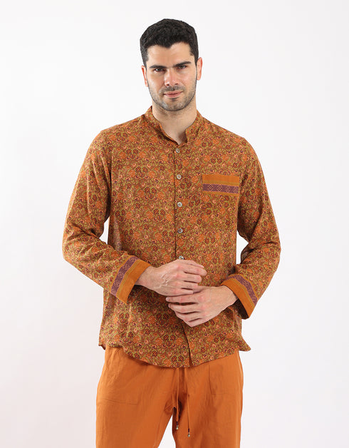 Printed shirt with small front pocket