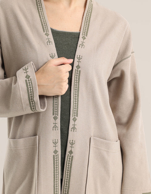 Long sleeves short jacket with embroidery on the front and sleeves