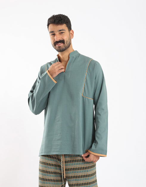 Shirt with contrast color trims