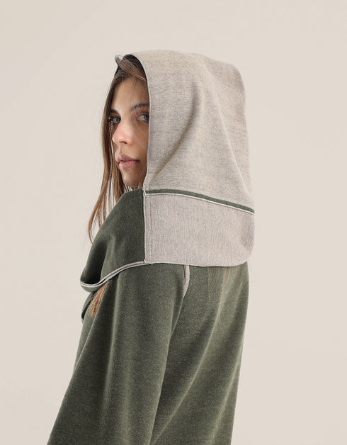 Reversible hooded scarf in 2 coloured jacquard