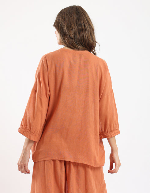 قميص خفيف من القطن الشاش