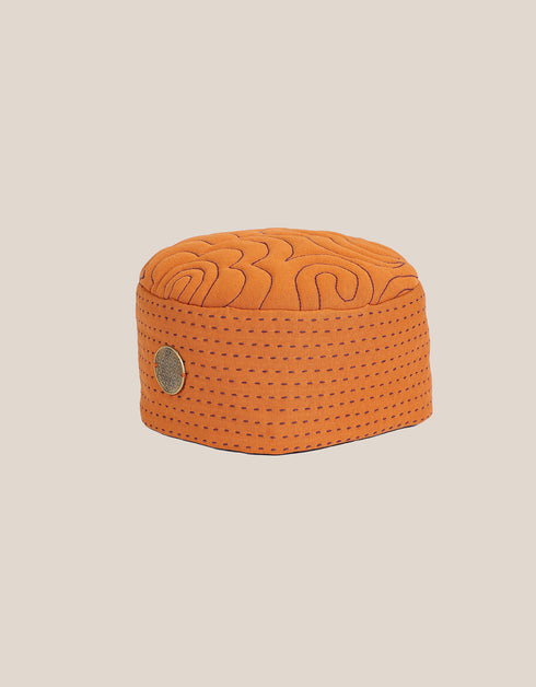 قبعة ميلتون قابلة للعكس مع بطانة مطرزة