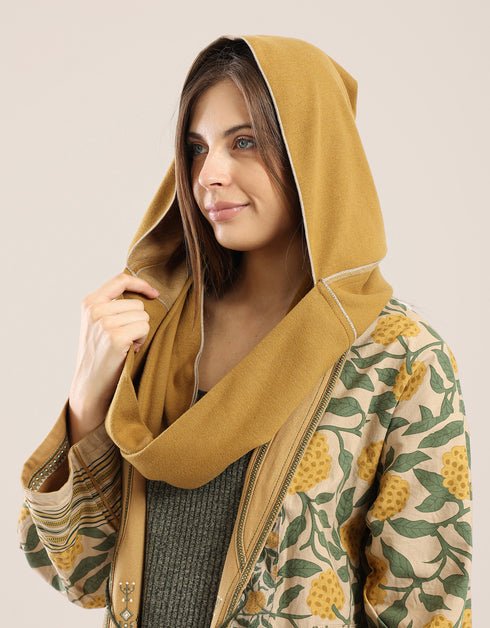Reversible hooded scarf in 2 coloured jacquard