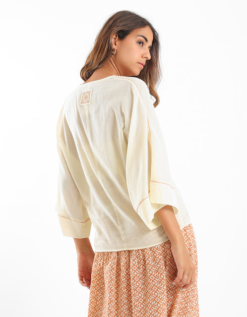 Short top with 3/4 wide sleeves