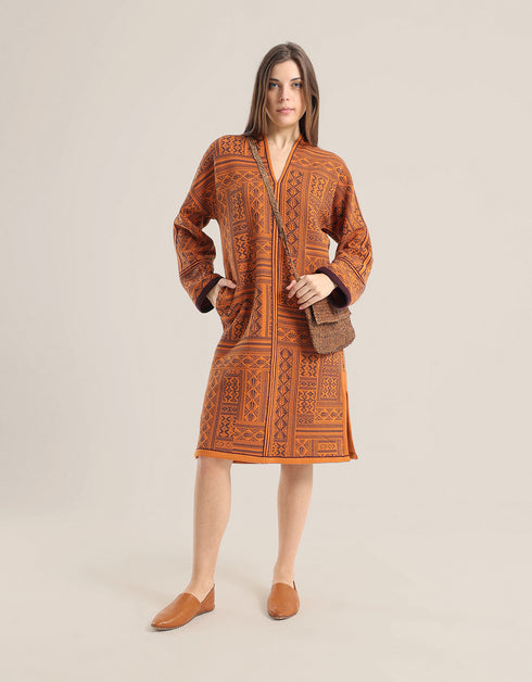 Quilted short dress with contrast color stitching