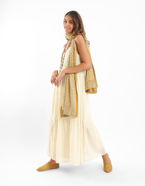 Sleeveless long tear dress