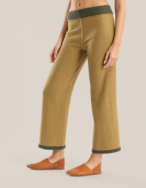 Reversible quilted pants with straight legs