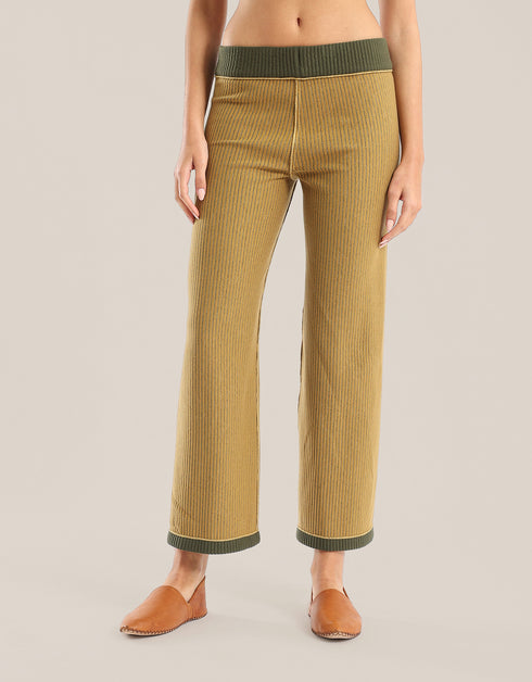 Reversible quilted pants with straight legs