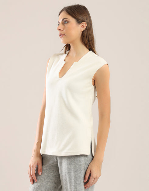 أعلى في فو الحرير مع بلا أكمام