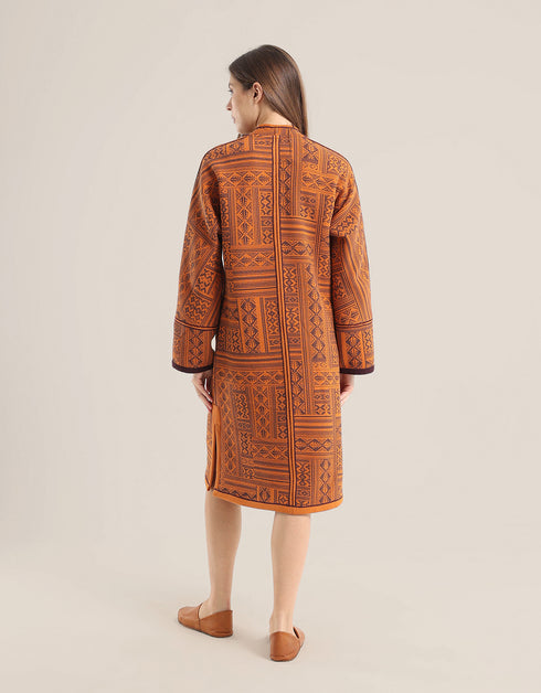 Quilted short dress with contrast color stitching