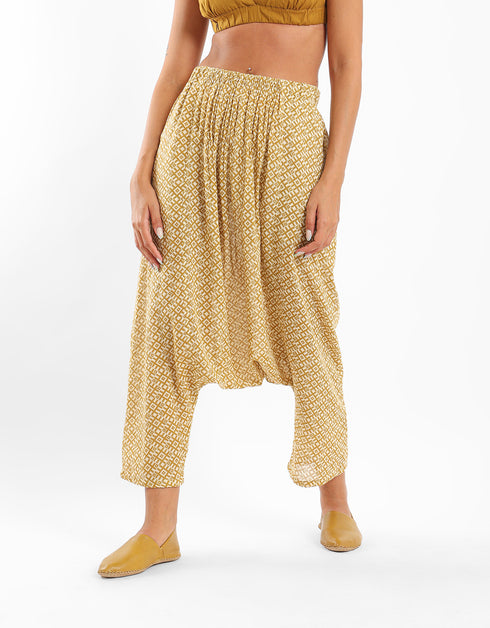 Printed harem pants with pleats on the front and back
